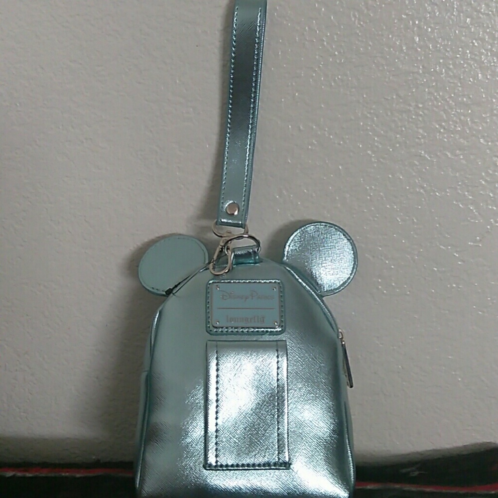 Disney Loungefly Arendalle Aqua set - Picture 7 of 8